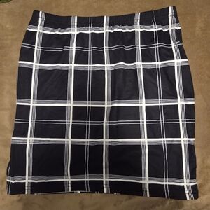 Black and White Plaid Women's Skirt - Size Small